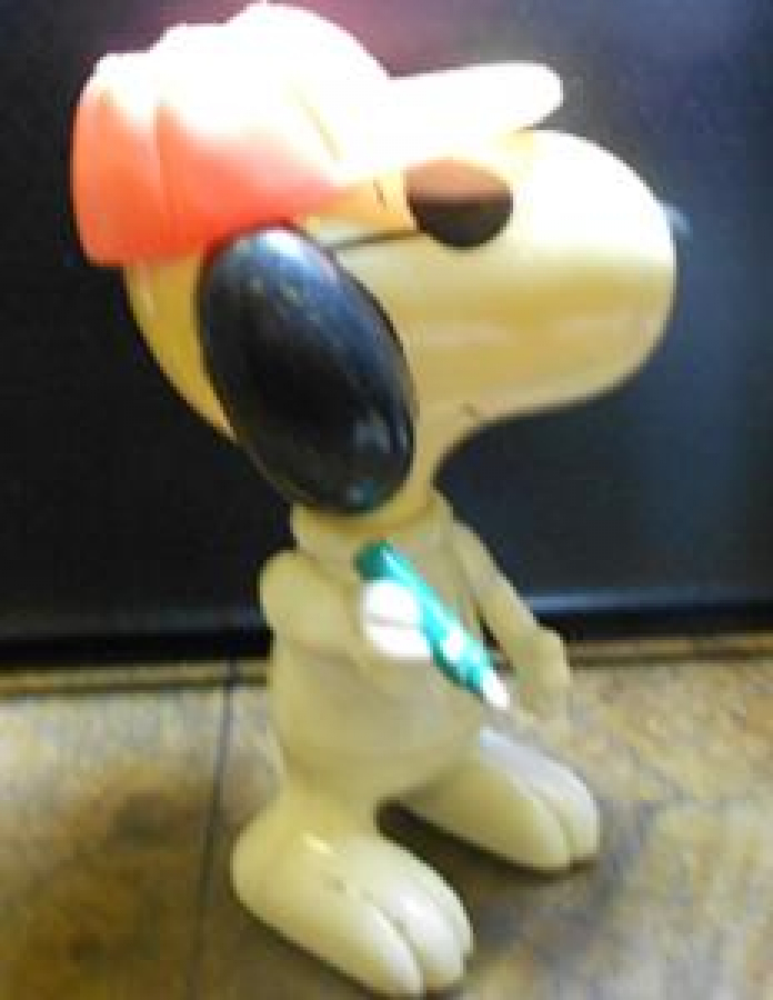 SNOOPY 3 PARÇAYA BÖLÜNEN PLASTİK OYUNCAK KÖPEK 