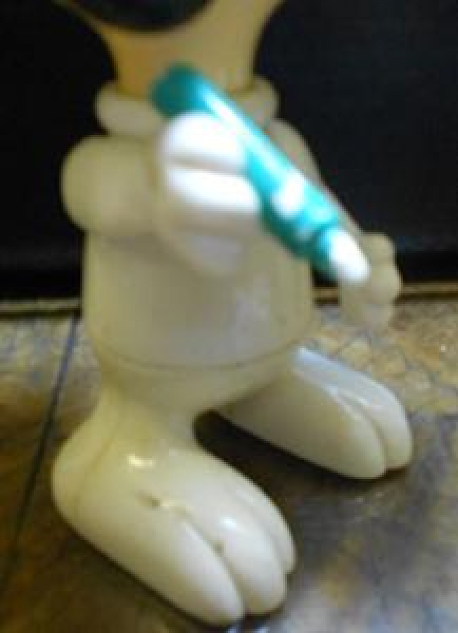 SNOOPY 3 PARÇAYA BÖLÜNEN PLASTİK OYUNCAK KÖPEK 