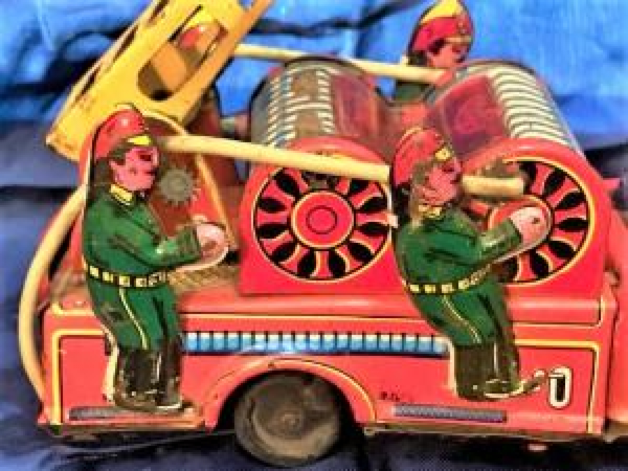TENEKE NEKUR İTFAİYE ÇAKMAK TAŞLI MODELİ ACILAN MERDİVENLİ OYUNCAK ARABA 