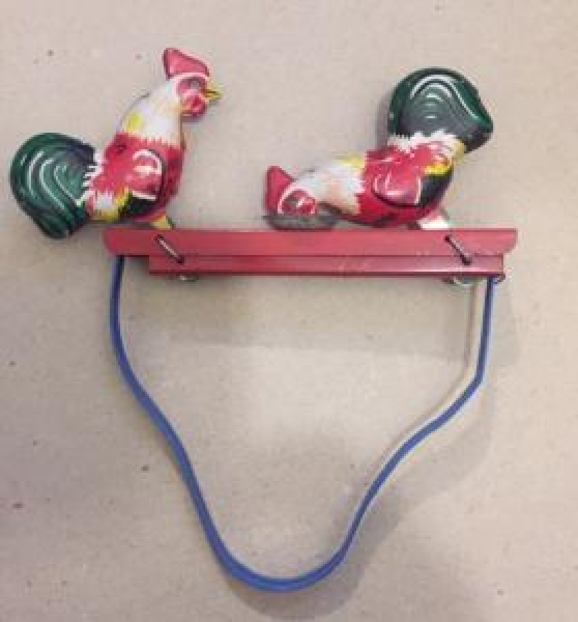 TENEKE OYUNCAK YEMLENEN HOROZLAR MEKANİK OYUNCAK TABAKATAN YEM YİYEN TAVUK HOROZ 