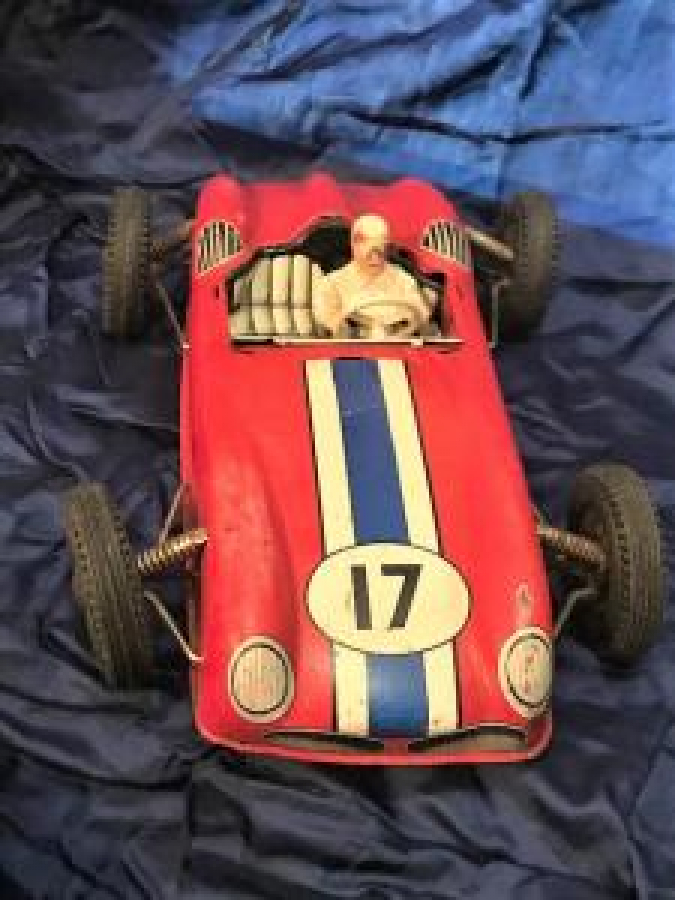 TENEKE SÜRÜCÜLÜ MAFSALLI ÖN TEKERLEKLER TENEKE YARIŞ ARABASI MADE İN FRANCE 