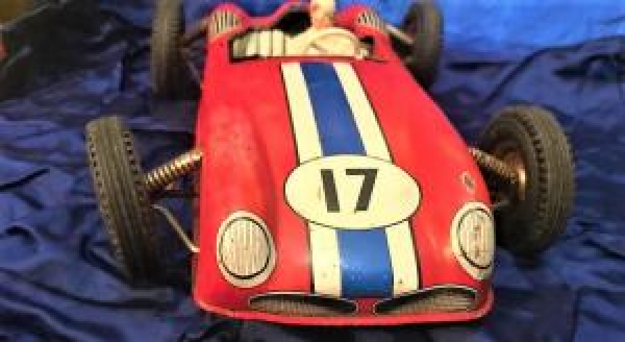 TENEKE SÜRÜCÜLÜ MAFSALLI ÖN TEKERLEKLER TENEKE YARIŞ ARABASI MADE İN FRANCE 