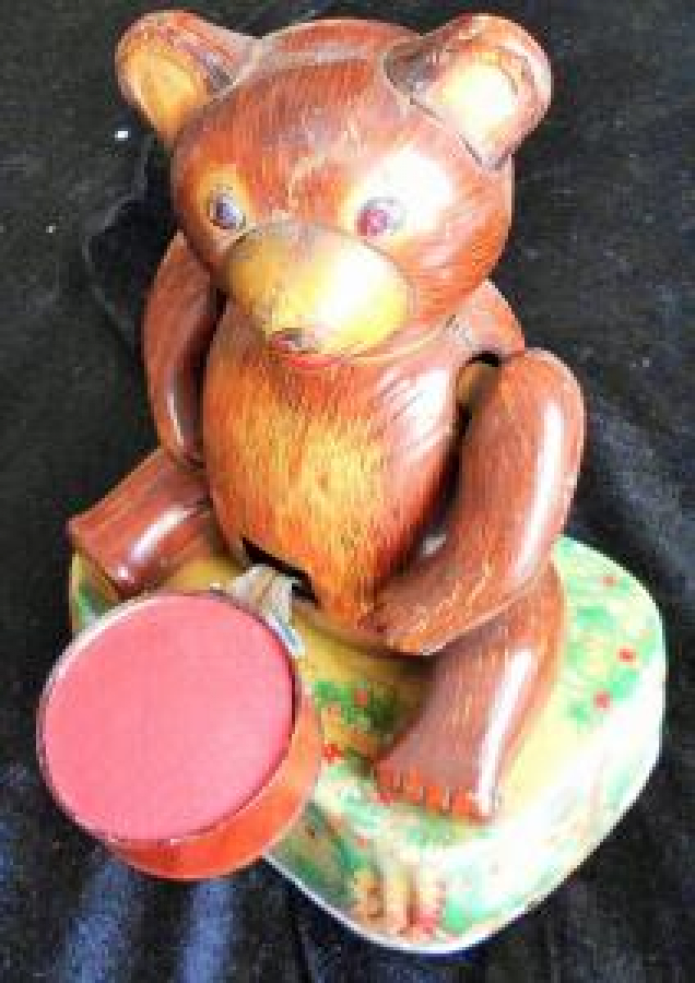 TRAMPET ÇALAN TENEKE OYUNCAK AYI ÜRÜN PİLLE ÇALIŞIR 1960 