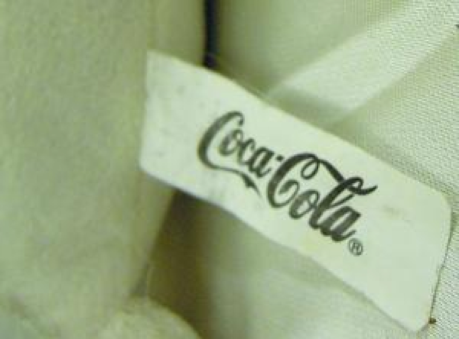 YENİ YIL İÇİN YAPILMIŞ COCA COLA PELUŞ AYI 2 ADET MUTLU YILLAR 