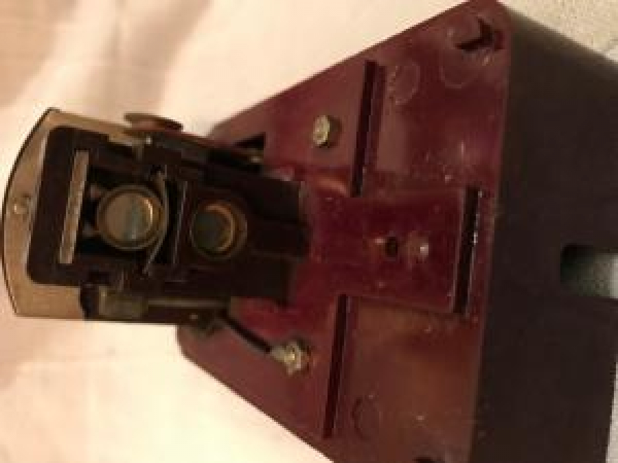 DUX KİNO OYUNCAK 35 MM PROJEKTÖR MODEL 44 İMAL YILI 1957 FİLM OYNATICI