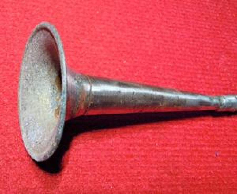 METAL DAT DAT KORNA DÜDÜK BORUSU LASTİK SIKMA KISMI YOK 