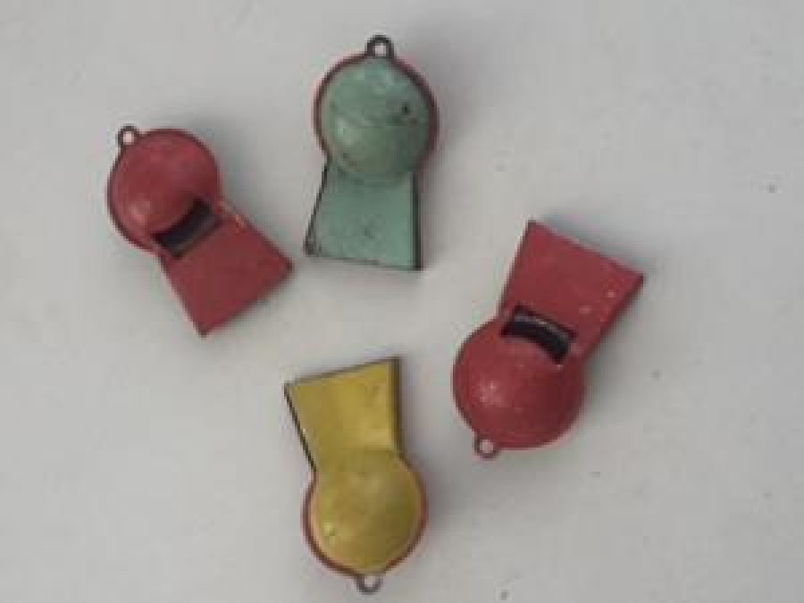 OYUNCAK TENEKE YERLİ YAPIM RENKLİ DÜDÜK 4 ADET 