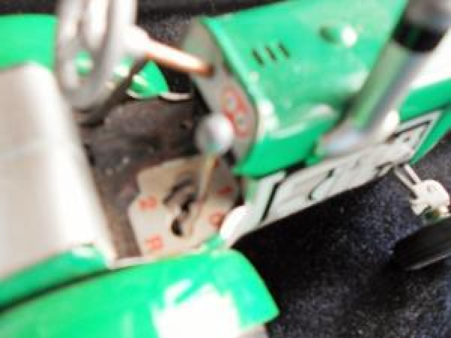 TENEKE KURMALI 3 İLERİ 1 GERİ VİTESLİ LANZ RULLDOG 40 TRAKTÖR 