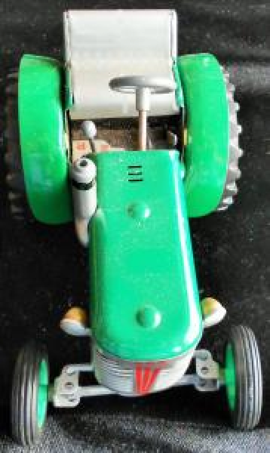 TENEKE KURMALI 3 İLERİ 1 GERİ VİTESLİ LANZ RULLDOG 40 TRAKTÖR 