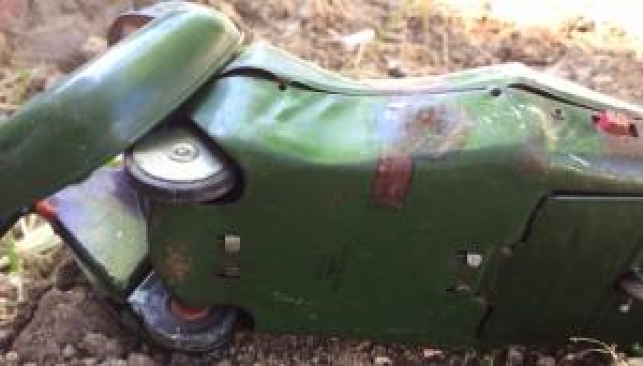 TENEKE YERDE SÜRÜNEN ATEŞ EDEN HAREKETLİ ASKER OYUNCAK 