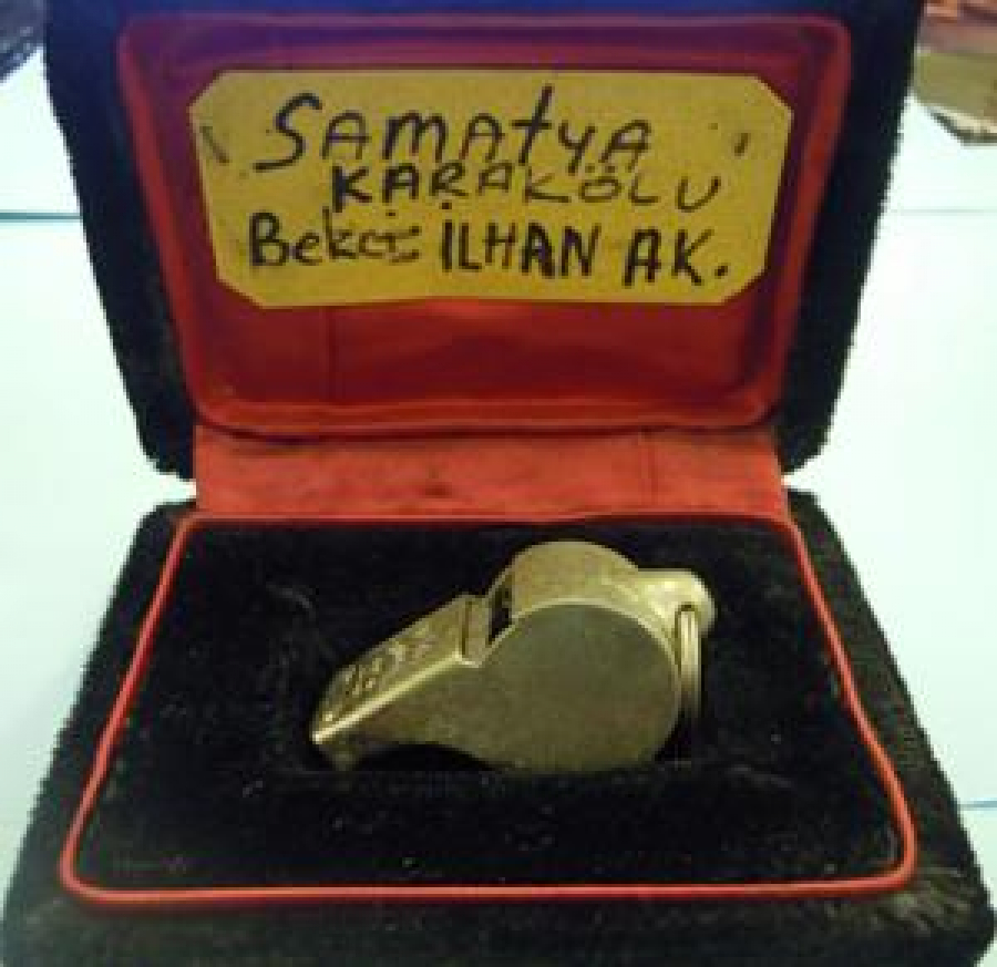 THE AMCE THUNDERER MADE İN ENGLAND DÜDÜK SAMATYADA EMEKLİ OLAN GECE BEKÇİSİ İLHAN AK ' A VERİLMİŞ 