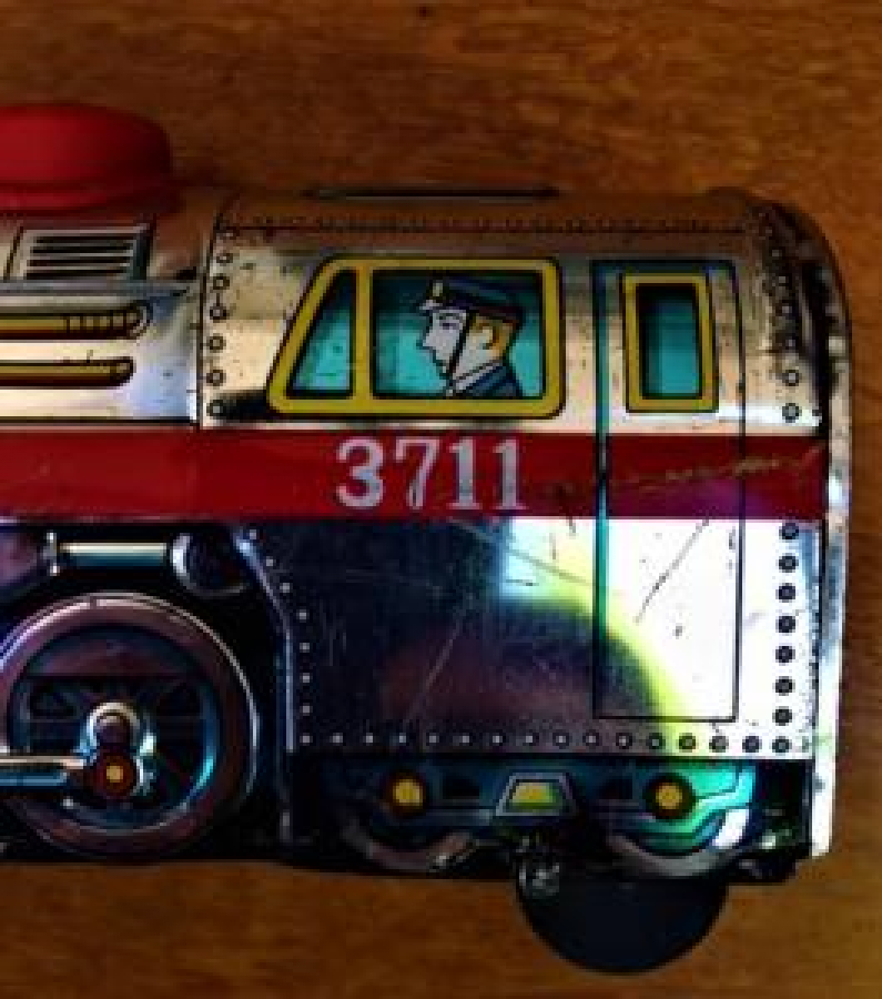 TREN LOKOMATİF TENEKE PİLLİ OYUNCAK MODERN TOYS JAPAN SORUNSUZ 