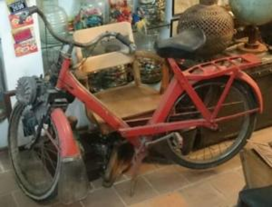 VELOSOLEX MOTORSİKLET 1960 MODEL FRANSIZ MALI MOTOR HACMİ 49 CC 