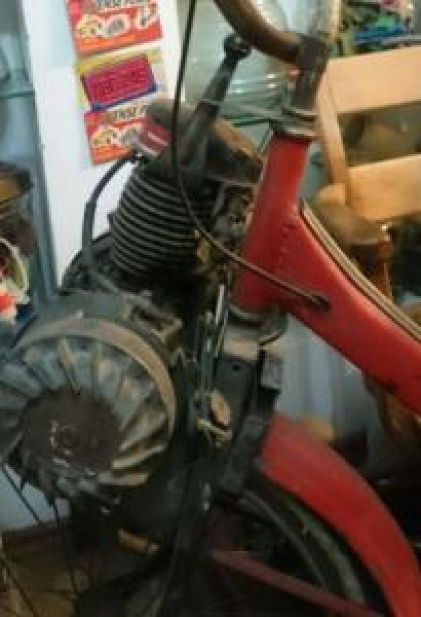 VELOSOLEX MOTORSİKLET 1960 MODEL FRANSIZ MALI MOTOR HACMİ 49 CC 