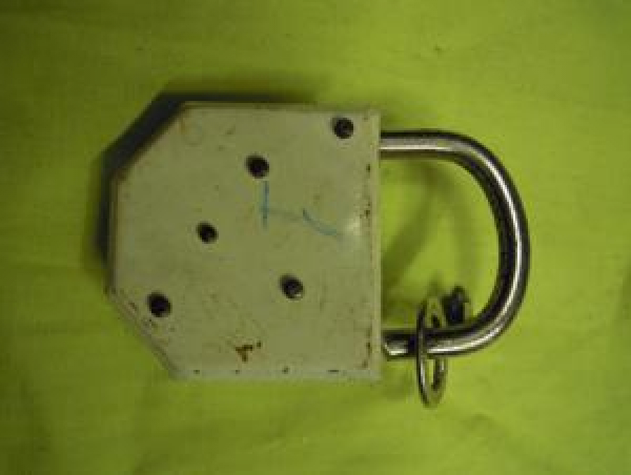 ABUS 280 50 MM ASMA KİLİT ANAHTARI ÜZERİNDE 