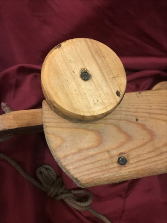 AHŞAP EYUP OYUNCAK İP CEKMELİ ARABA TAMAMI GECME İŞCİLİKLİ BOY 38 CM