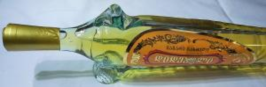 DEKORATİF ŞİŞESİNDE YUNAN 1 LİTRE 38 DERECE ŞARAP 