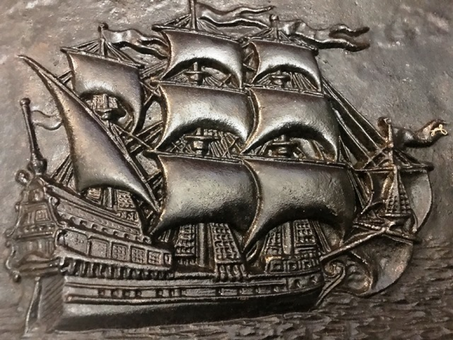 1950 DEMİR DÖKÜM KORSAN YELKENLİ GEMİ ROLYEF 37 X 25 ÖLCÜLERİNDE