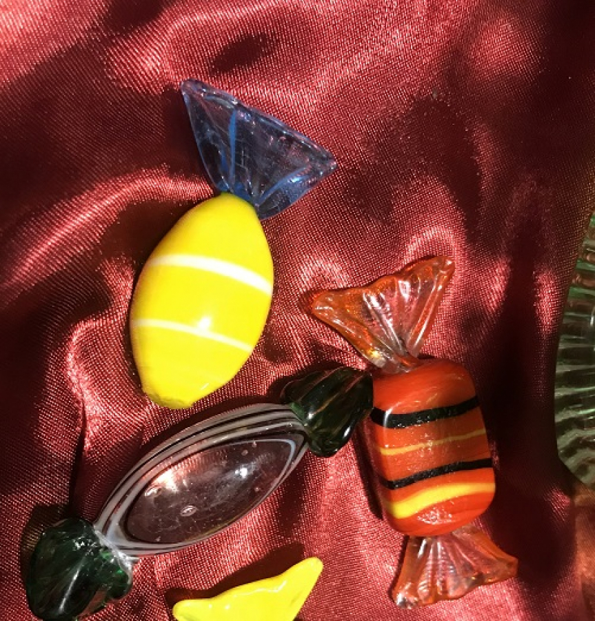 İTALYAN MURANO SU YEŞİLİ EL YAPIM ŞEKERLER VE KULPLU MARUL FORM ŞEKERLİK