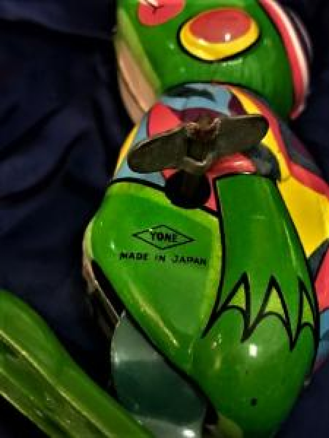 KURMALI TENEKE YEŞİL KURMALI ZIPLAYAN KURBAĞA