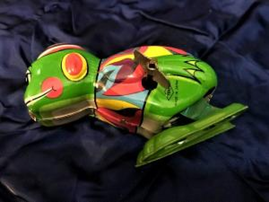 KURMALI TENEKE YEŞİL KURMALI ZIPLAYAN KURBAĞA