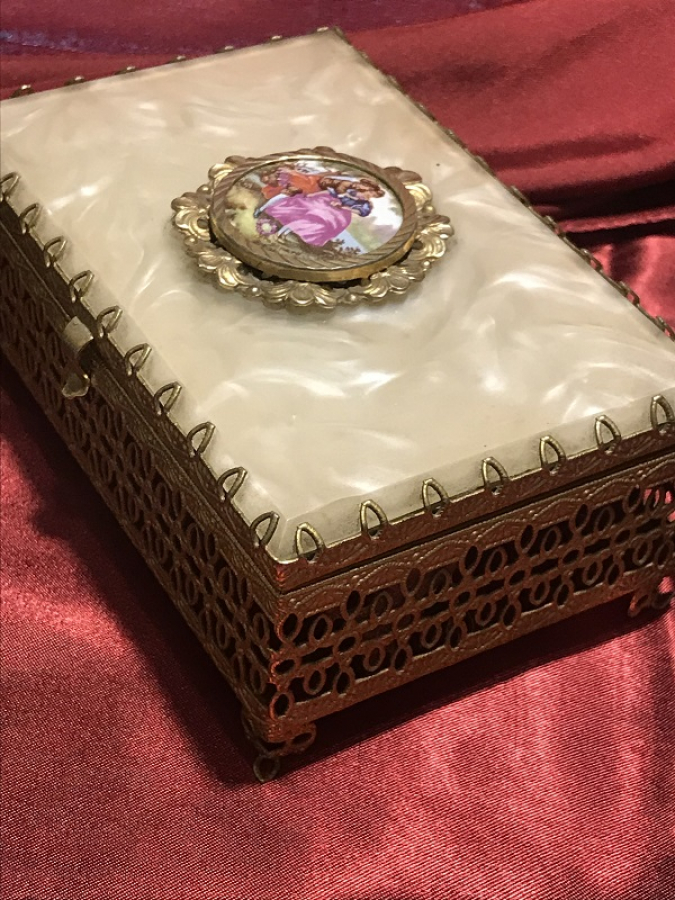 LİMOGES İMZALI AYNA KAPAKLI ALTIN KAPLAMA MÜCEVHER KUTUSU  