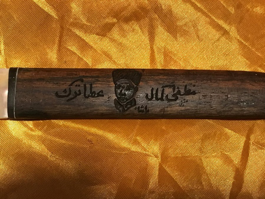 OSMANLI ATATÜRK RESMİ YAZILI BICAK KISMI SEDEFDEN AHŞAP  ZARF AÇACAĞI