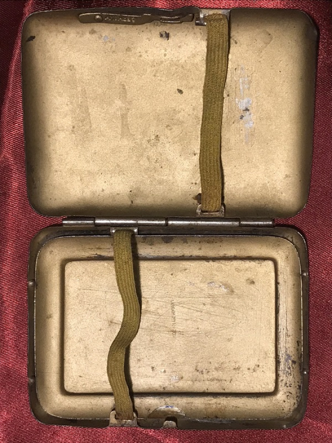 DİNSEL TEMALI KAPAK RESİMLİ METAL SIGARA TABAKASI