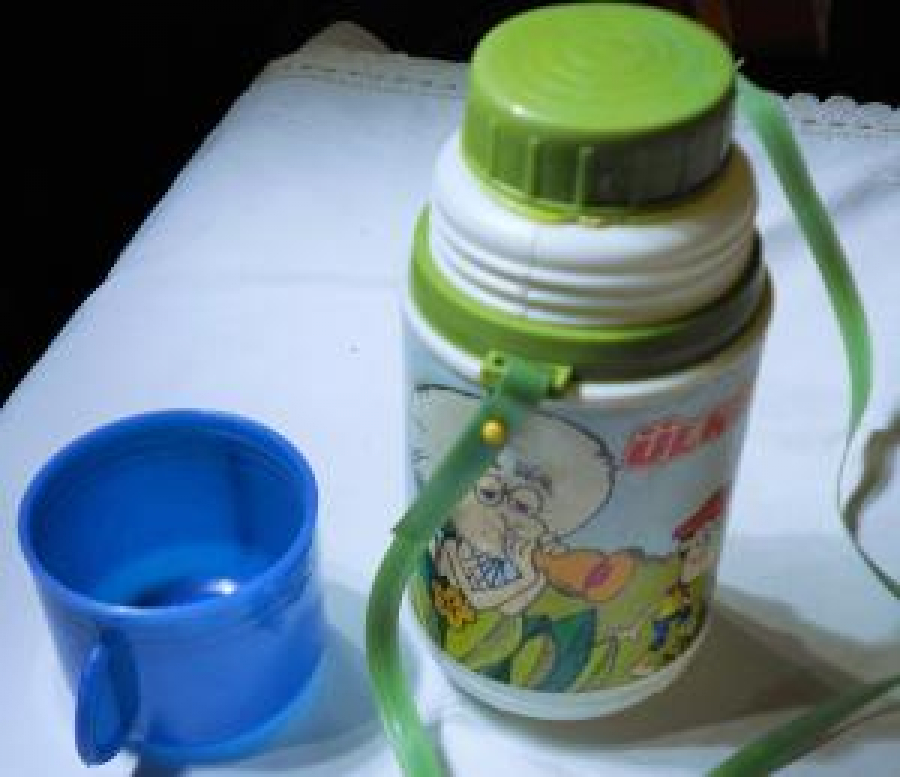 ÜLKER BESLENME ÇANTASI BERABER KULLANILAN PLASTİK SU MATARA 