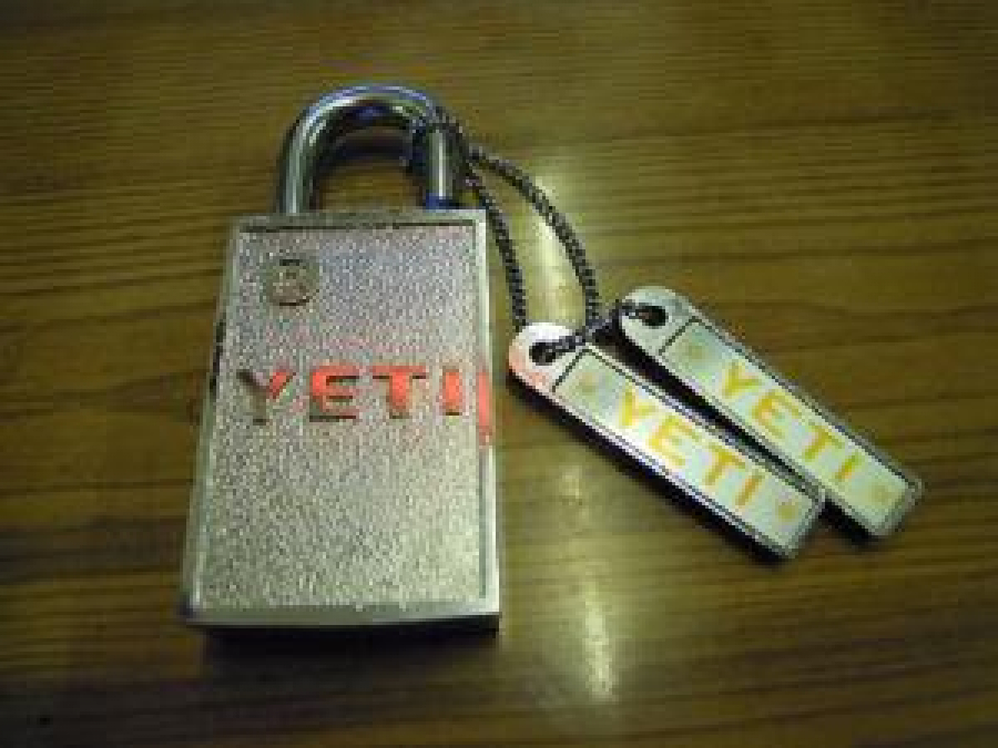 YETİ MIKNATISLI MEKANİK FARKLI ANAHTARLI ASMA KİLİT 