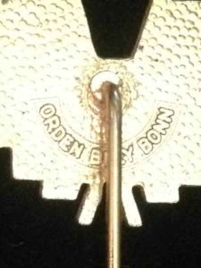 ALMAN VE TÜRKİYE DOSTLUK BAYRAKLI İĞNELİ ROZET 