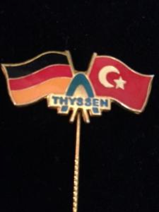 ALMAN VE TÜRKİYE DOSTLUK BAYRAKLI İĞNELİ ROZET 