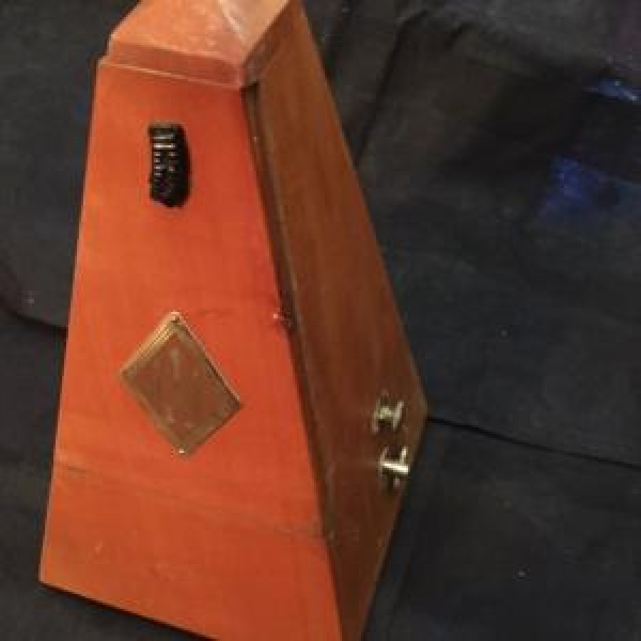 ANTİKA WİTTNER 813M METRONOM MASİF MEŞE 4 ZİL RİTİMLİ MEKANİK PİRAMİT FORMUNDA ALMAN MALI 