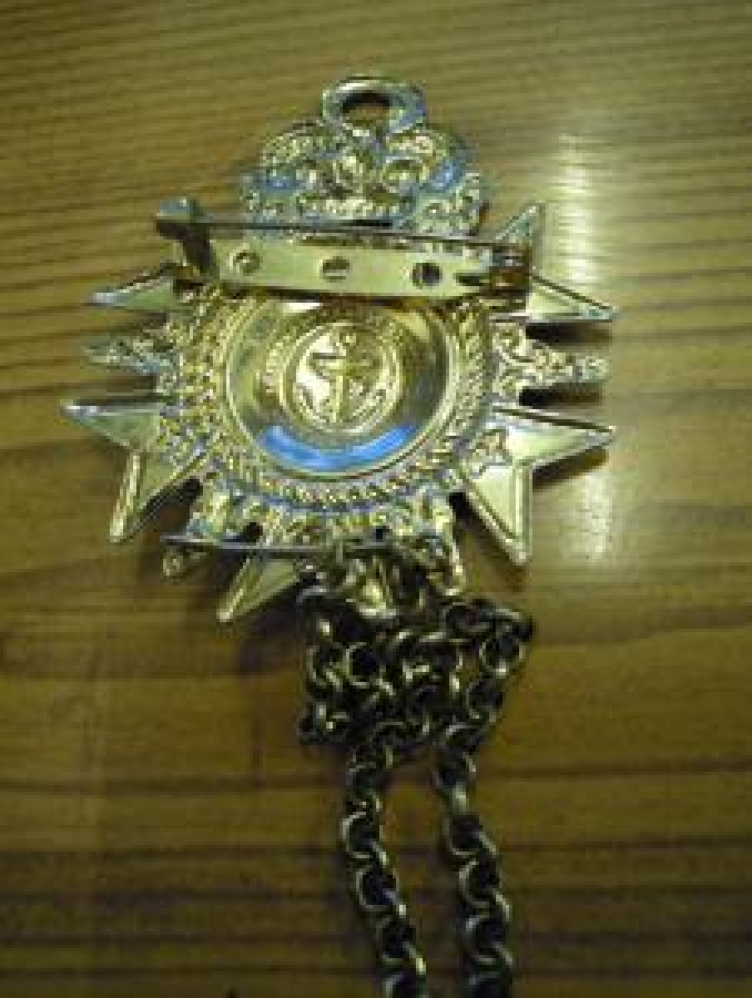 İNGİLİZ KIRALIYET DENİZCİ KAPTAN CIPALI MİNELİ ROZET 