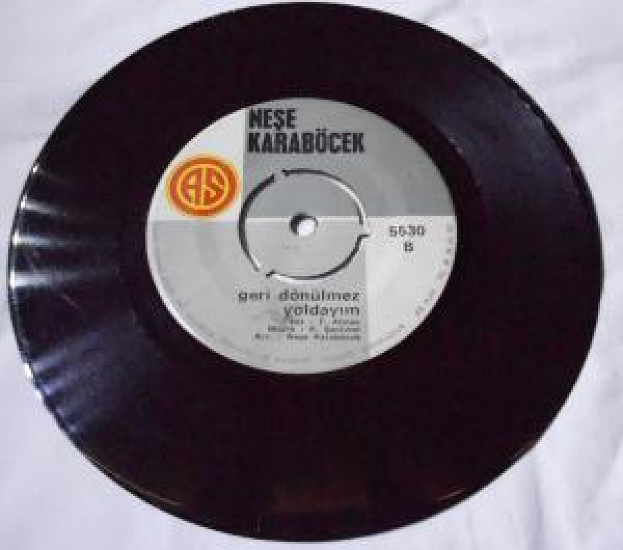 NEŞE KARABÖCEK 1972 YAPIMI EŞSİZ SEVGİLİM BENİM EŞSİZ SEVGİLİM BENİM SÖZ- H.M.EBCİ OĞLU 