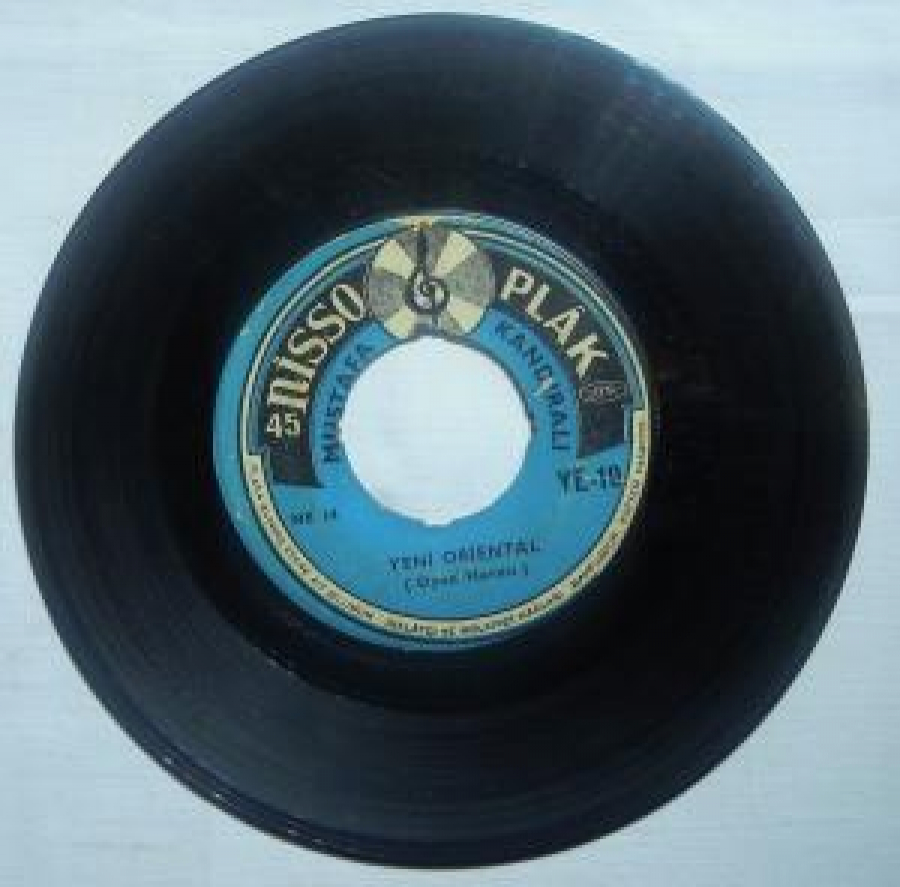 MUSTAFA KANDIRALI YENİ ORİENTAL . EN SON YENİ ÇİFTETELLİ 45 LİK YERLİ PLAK 