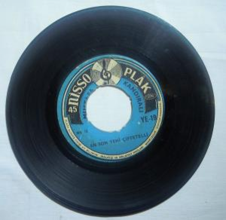 MUSTAFA KANDIRALI YENİ ORİENTAL . EN SON YENİ ÇİFTETELLİ 45 LİK YERLİ PLAK 