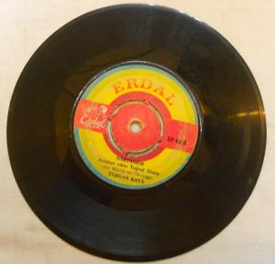 TÜRKAN KAYA CAFİYEMİN AĞIDI , NAR TANEM REFAKAT EDEN TUĞRUL TEZEN 45LİK YERLİ PLAK