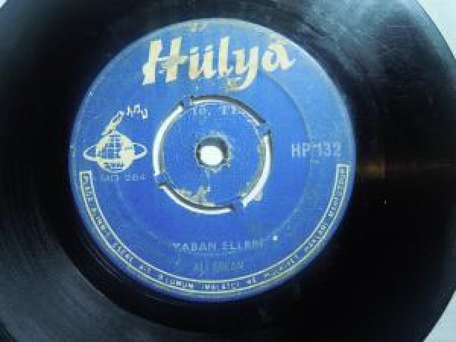 ALİ ERCAN ATIM KALK GİDELİM HALEP HANEDEN. YABAN ELLERİ 45 LİK YERLİ PLAK 