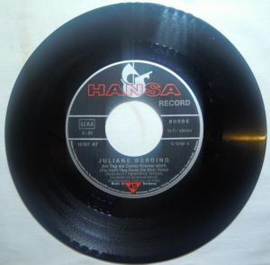 JULIANE WERDING DİE ZEİT, İN DER WİR LEBEN (AGE) (JİM INGRİD CROCE / HANS - ULRİCH WEİGEL) MUSİKALİSCHE LEİTUNG : JO PIEE 45 LİK YABANÇİ PLAK 