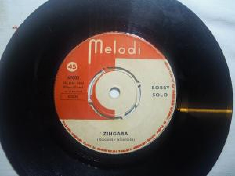 MELODİ PICCOLA RAGAZZA (SATTİ-SANJUST-GİGLİ), ZINGARA (RİCCARDİ-ALBERTELLİ) 45 LİK YABANCI PLAK 