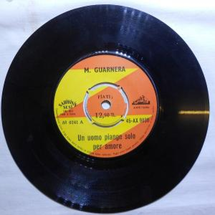 M.GUARNERA AR 0241 UN ALTRO MOMENTO 45-AX 9030 UN UOMO PİANGE SOLO PER AMORE 45'LİK YABANCI PLAK 