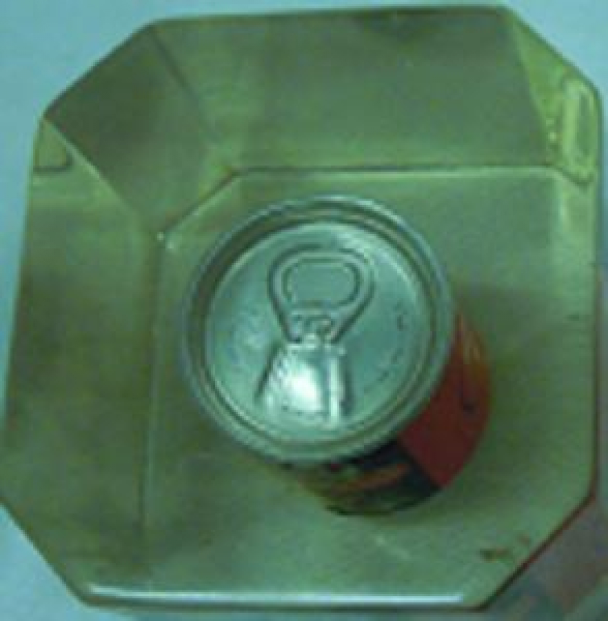 MASA ÜZERİ ŞEFFAF POLİ KARBON KAĞIT AĞIRLIĞI İCERSİNDE TENEKE KUTU COCA COLA MAKETLİ  