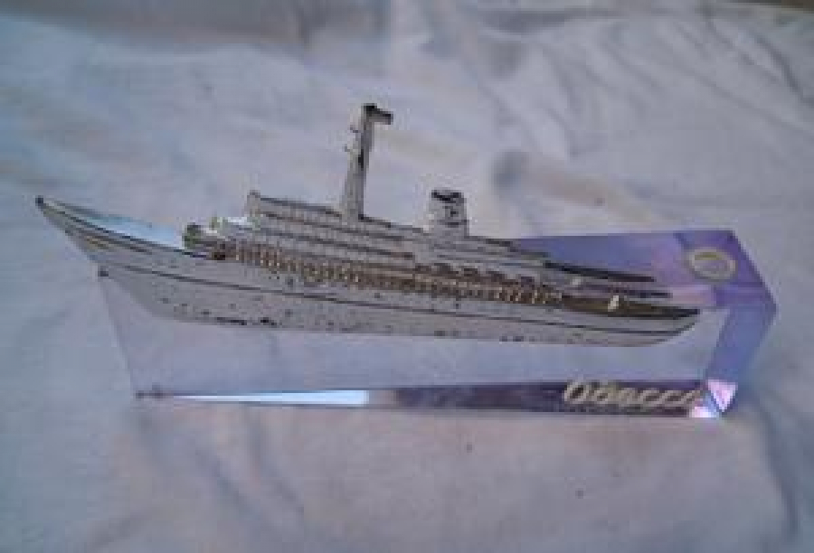 ODECCA GEMİ POLİ KARBON VE CAMDAN DEKORATİF KAĞIT AĞIRLIĞI 