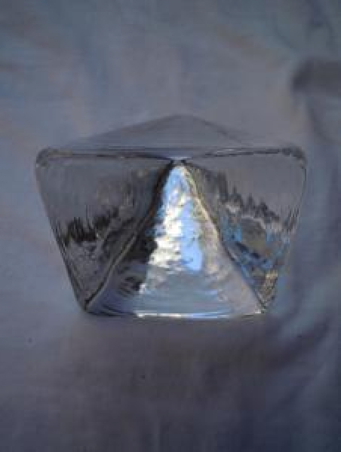 ÜÇKEN PİRAMİT CAN KAĞIT AĞIRLIĞI