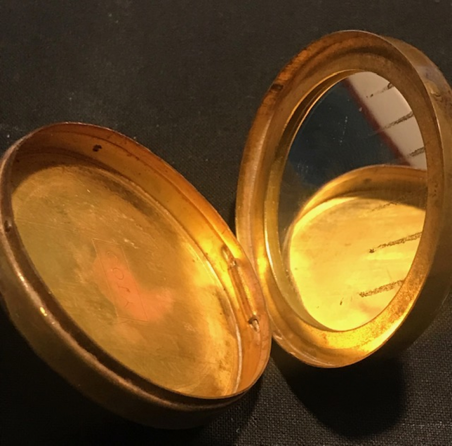 1930 COTY PUDRA KAPAKLI MAKYAJ PUDRASI CANTADA TAŞINABİLEN 