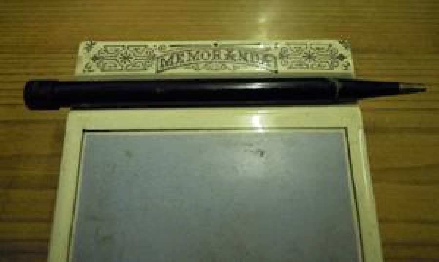 MASA UZERİ PORSELEN NOT ALMA MEMOR ANDA KALEMLİK VE KAĞIT AĞIRLIK