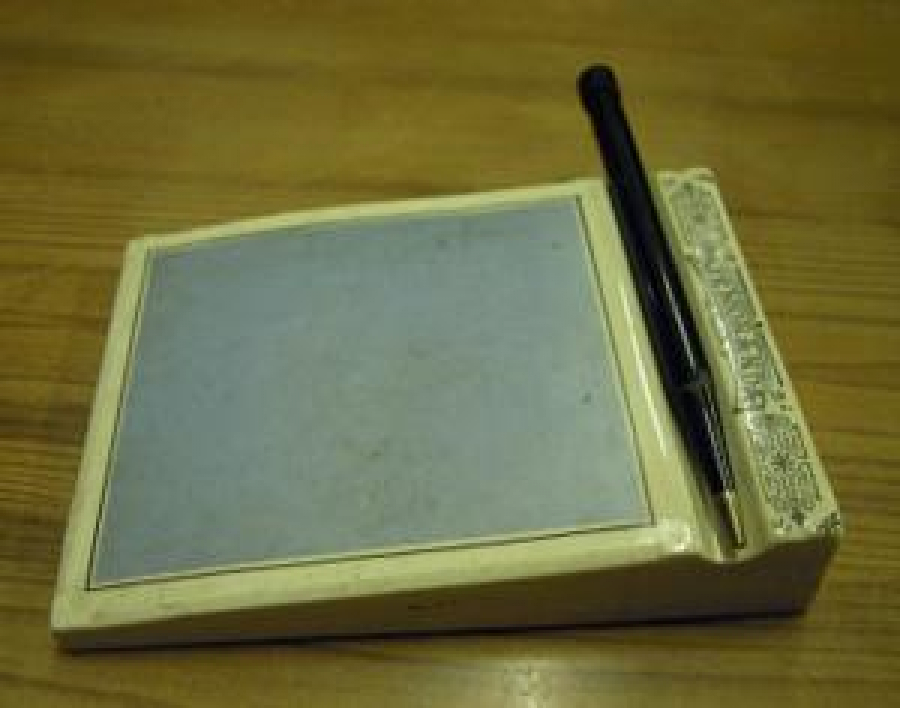 MASA UZERİ PORSELEN NOT ALMA MEMOR ANDA KALEMLİK VE KAĞIT AĞIRLIK