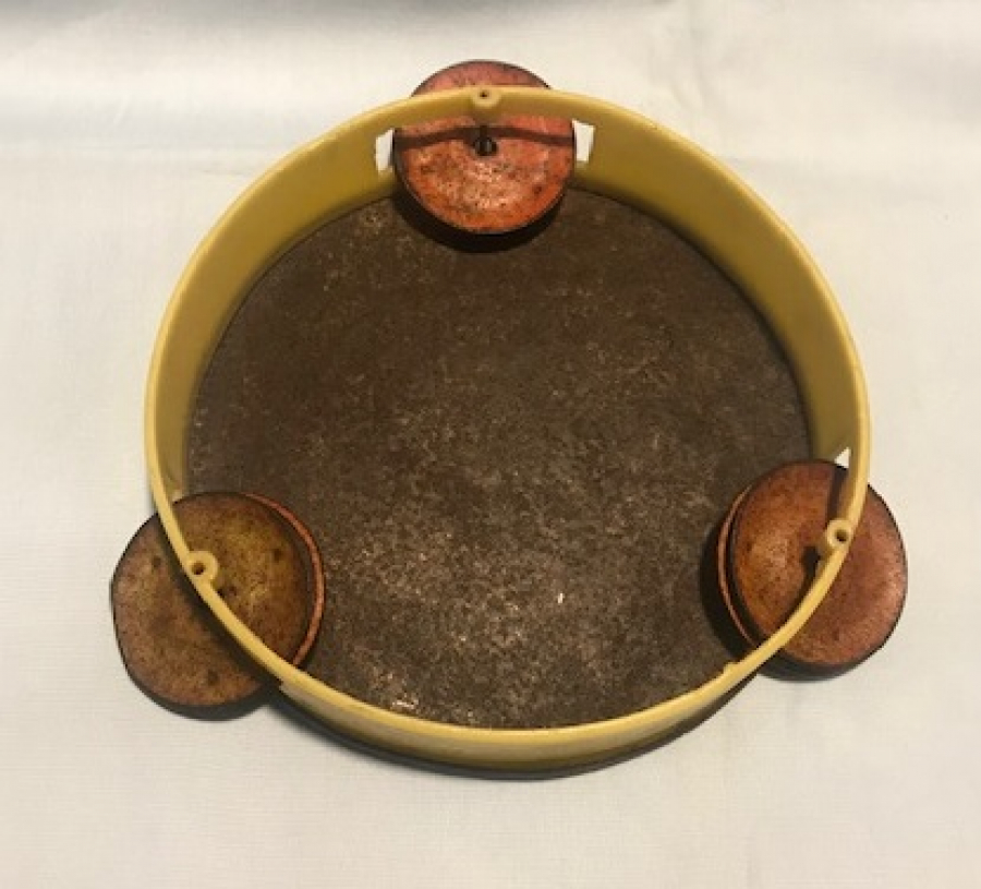 1960 ALASYA YERLİ ÜRERİM ÜZERİ RESİMLİ TENEKE OYUNCAK TEF