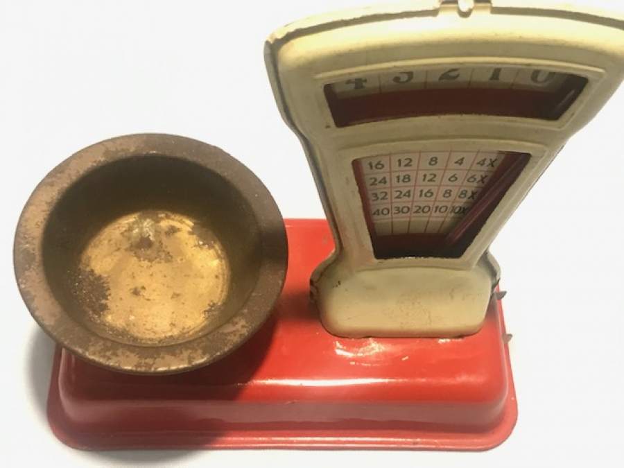 1950  ALMAN TENEKE TEK KEFELİ İBRELİ MEKANİK TERAZİ OYUNCAK